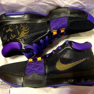 Lebron witness 8 (lakers) size 12